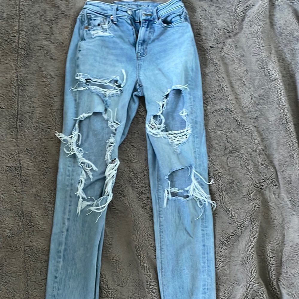 American Eagle ripped jeans. color blue. size 00 regular